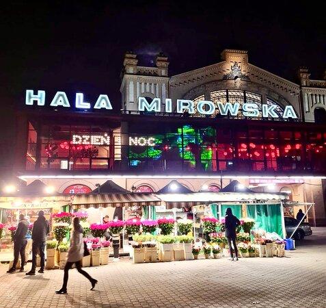 DZIEN I NOC x Lorneta Bar Hala Mirowska