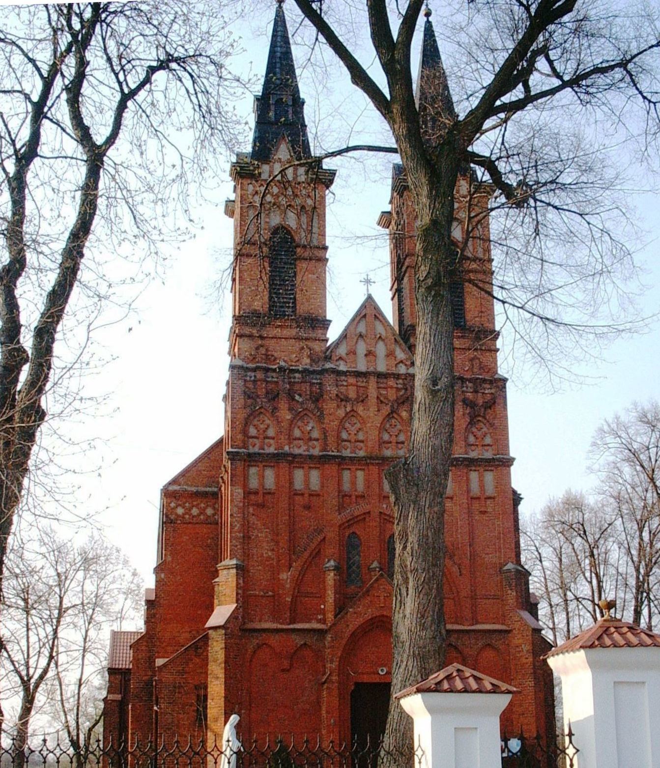 Parafia Narodzenia Najświętszej Maryi Panny w Rozniszewie
